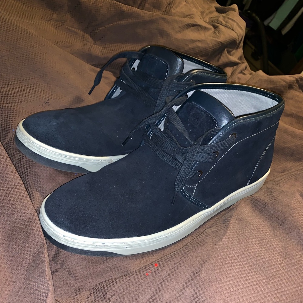 Johnson&Murphy dress up/down shoe.